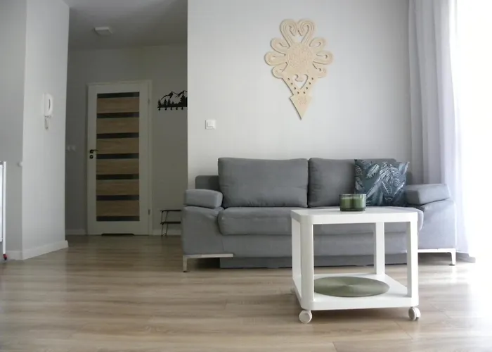 アパート Miodowa W Straconce ビエルスコ・ビアバ